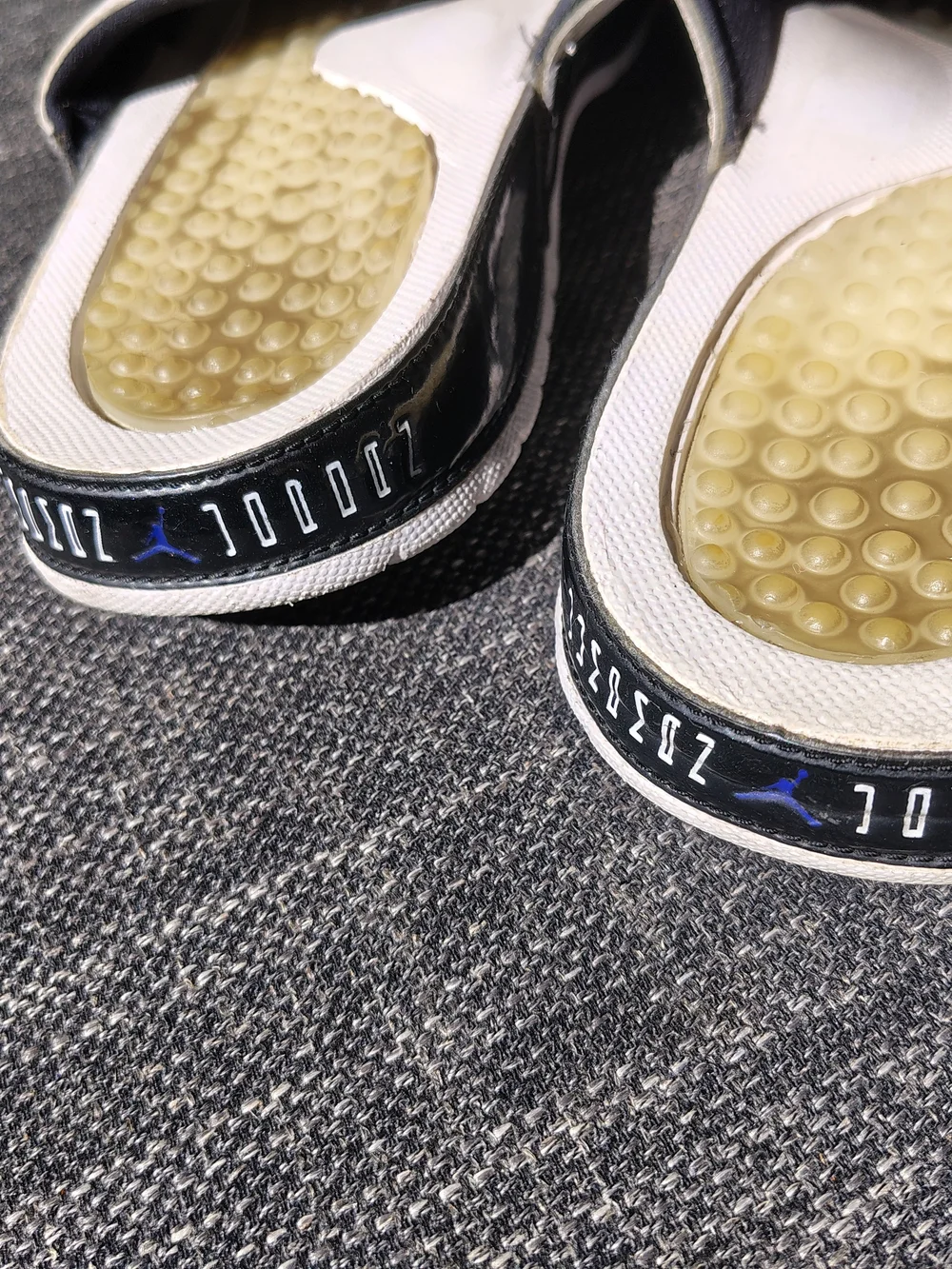 Size 10 - Jordan Hydro 11 White/Black 45 Slides